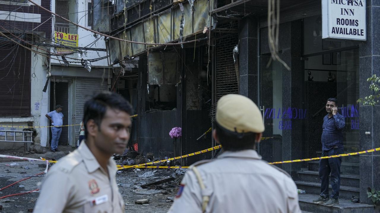 According to officials, the property had permission to operate only six rooms under the bed-and-breakfast scheme. However, investigators found that the premises allegedly contained 25 rooms