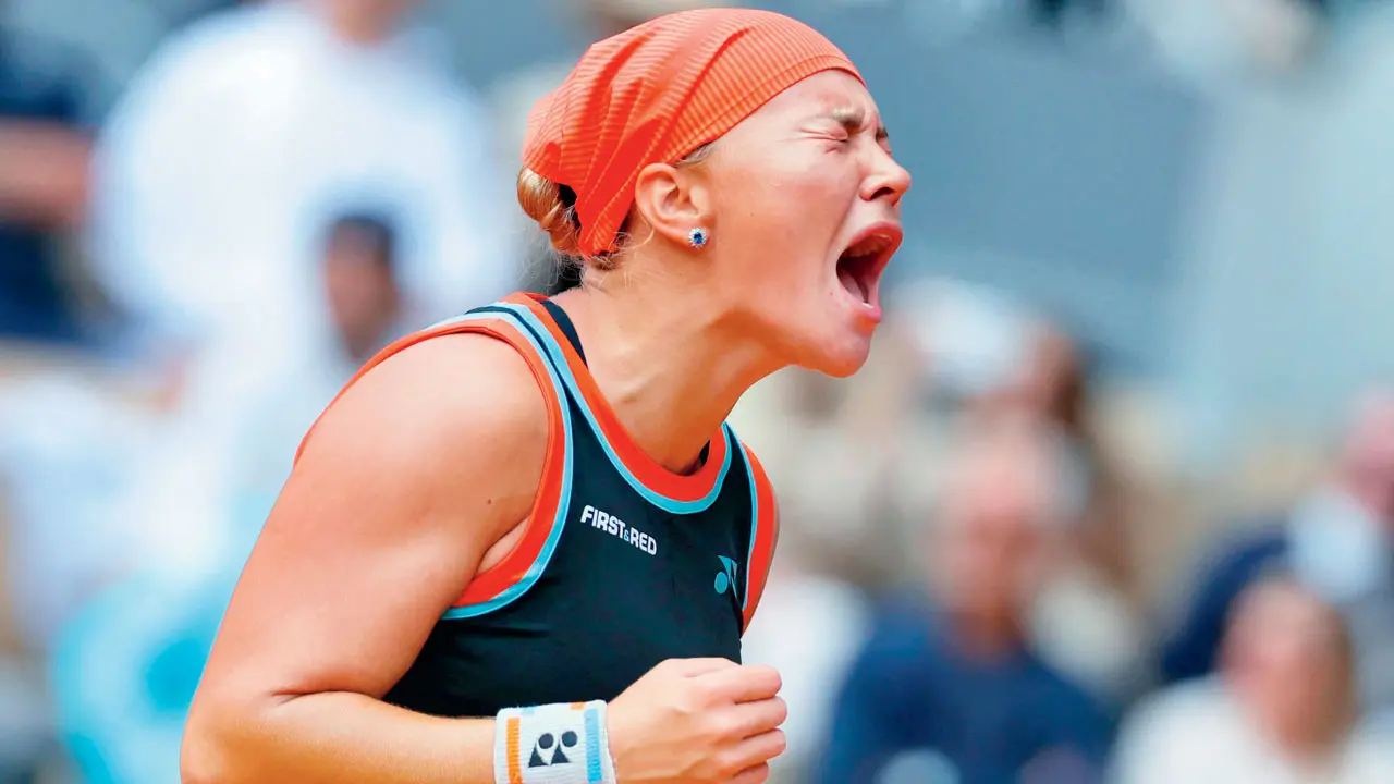 An ecstatic Diana Shnaider after beating Aryna Sabalenka