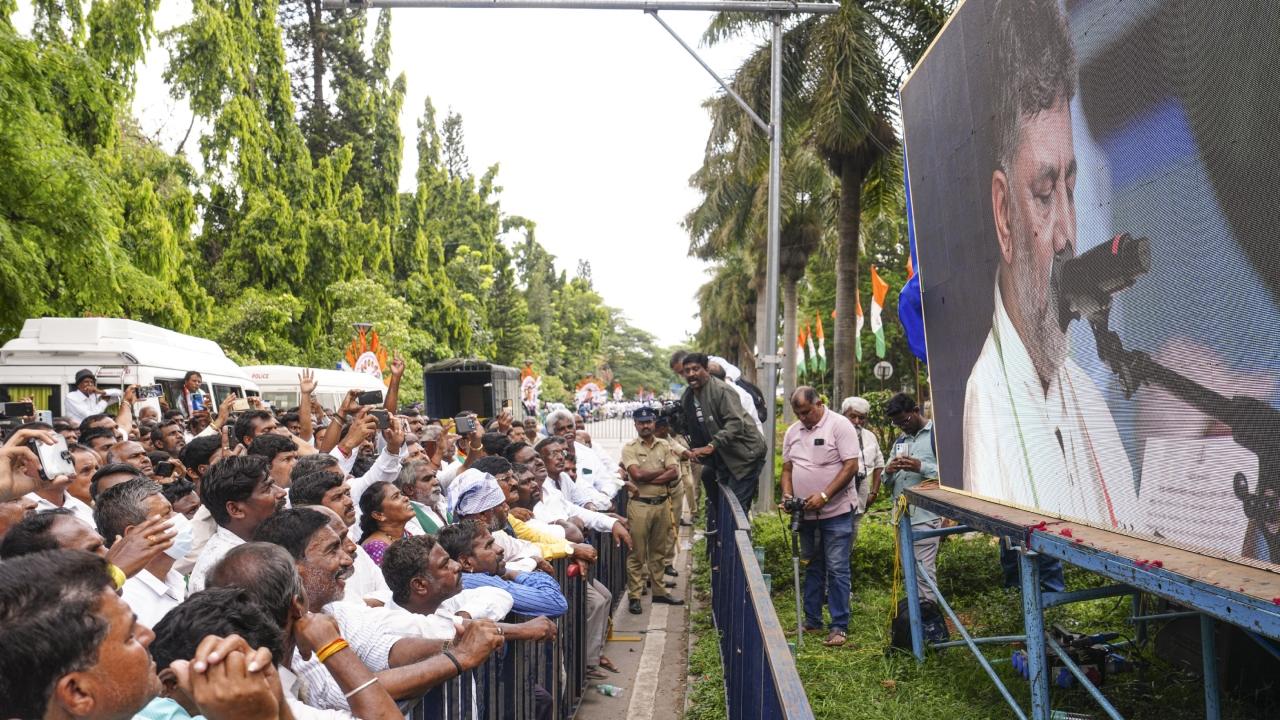 Along with Shivakumar and Parameshwara, the legislators, who took oath as ministers were -- K H Muniyappa, K J George, M B Patil, Ramalinga Reddy, Satish Jarkiholi, Krishna Byregowda, Priyank Kharge, U T Khader, Eshwar Khandre, Yathindra Siddaramaiah, Byrathi Suresh, and Sharan Prakash Patil