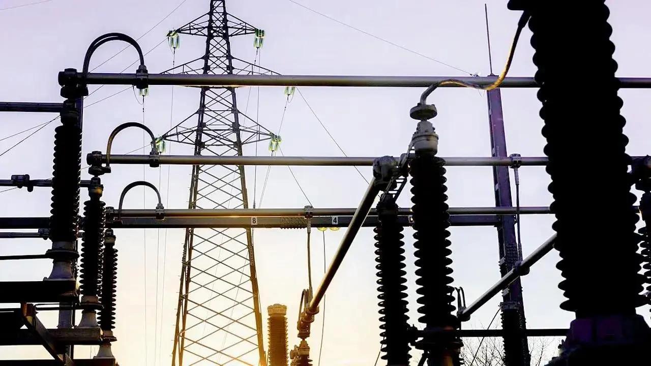 Mumbai power outages linked to rising demand: Govt Maharashtra govt said new electricity substations are being planned to reduce pressure on the existing infrastructure and improve the reliability of power supply. File Pic
