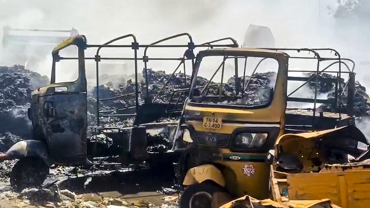 The intensity of the blaze increased as combustible materials inside the dump yard fuelled the fire, making containment efforts difficult during the initial stages