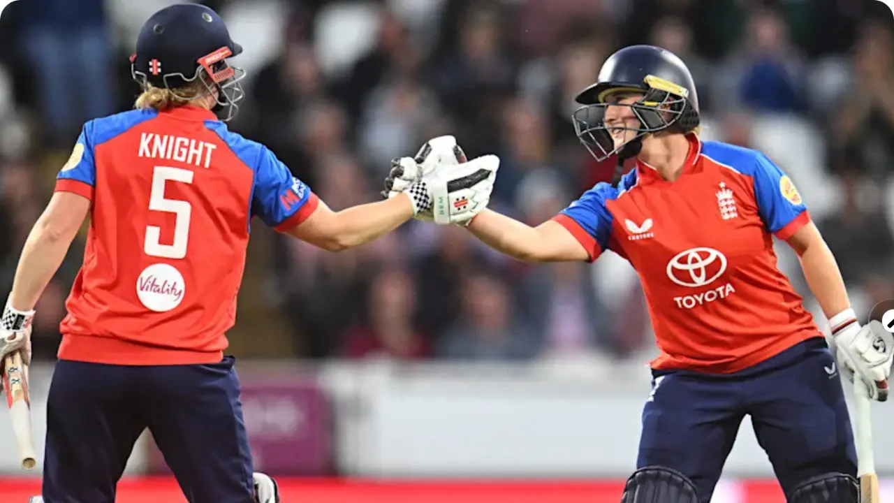 Heather Knight, Freya Kemp (Pic: X/@ICC)