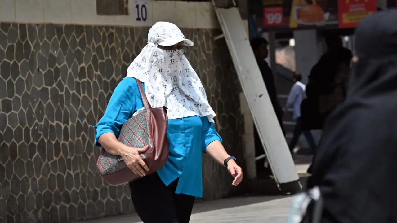 Mumbai recorded 35.6 degrees Celsius temperature on Thursday. File pic