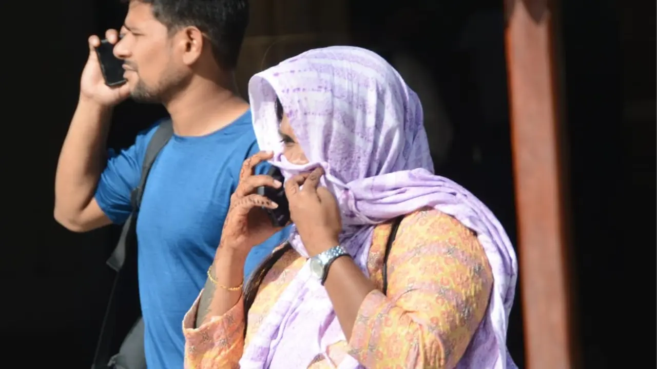Mumbai, Thane and Palghar reel under hot weather; light rains possible, predicts IMD Mumbai has been experiencing hot and humid weather. Representational Pic/File