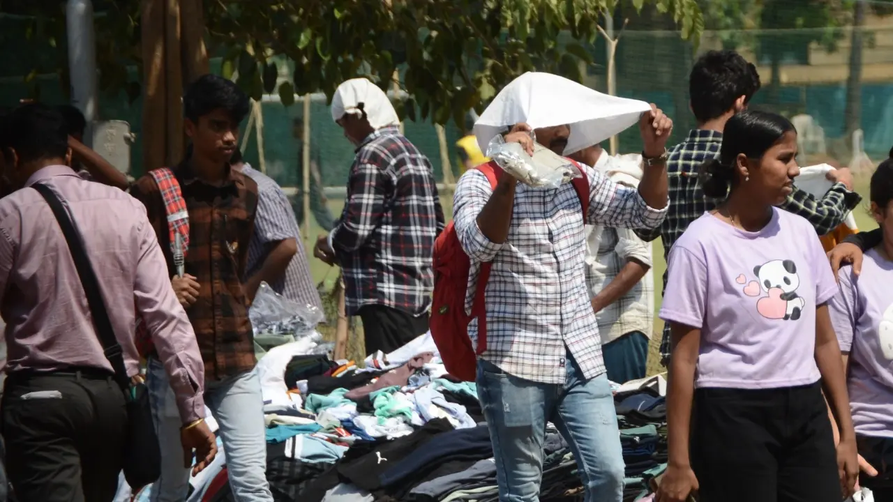 Despite the hot and humid weather, Mumbai's air quality remained in the 'Satisfactory' category on Friday. Representational Pic/File