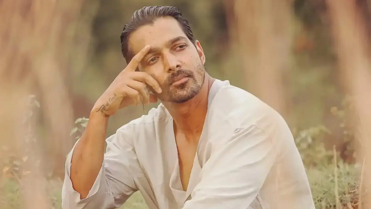 Ek Deewane ki Deewaniyat (2025)
An influential politician's (Harshvardhan Rane) passionate infatuation with a rising actress (Sonam Bajwa) spirals into a highly dangerous, chaotic obsession that ruins lives. Ek Deewane ki Deewaniyat (2025)
An influential politician's (Harshvardhan Rane) passionate infatuation with a rising actress (Sonam Bajwa) spirals into a highly dangerous, chaotic obsession that ruins lives.