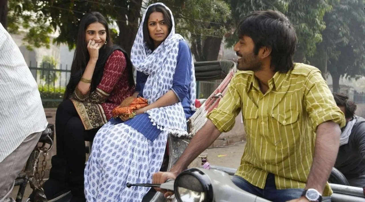 Raanjhanaa (2013)
This is a tragic tale of Kundan (Dhanush), whose childhood infatuation with Zoya (Sonam Kapoor) turns into a manipulative and destructive obsession. Raanjhanaa (2013)
This is a tragic tale of Kundan (Dhanush), whose childhood infatuation with Zoya (Sonam Kapoor) turns into a manipulative and destructive obsession.