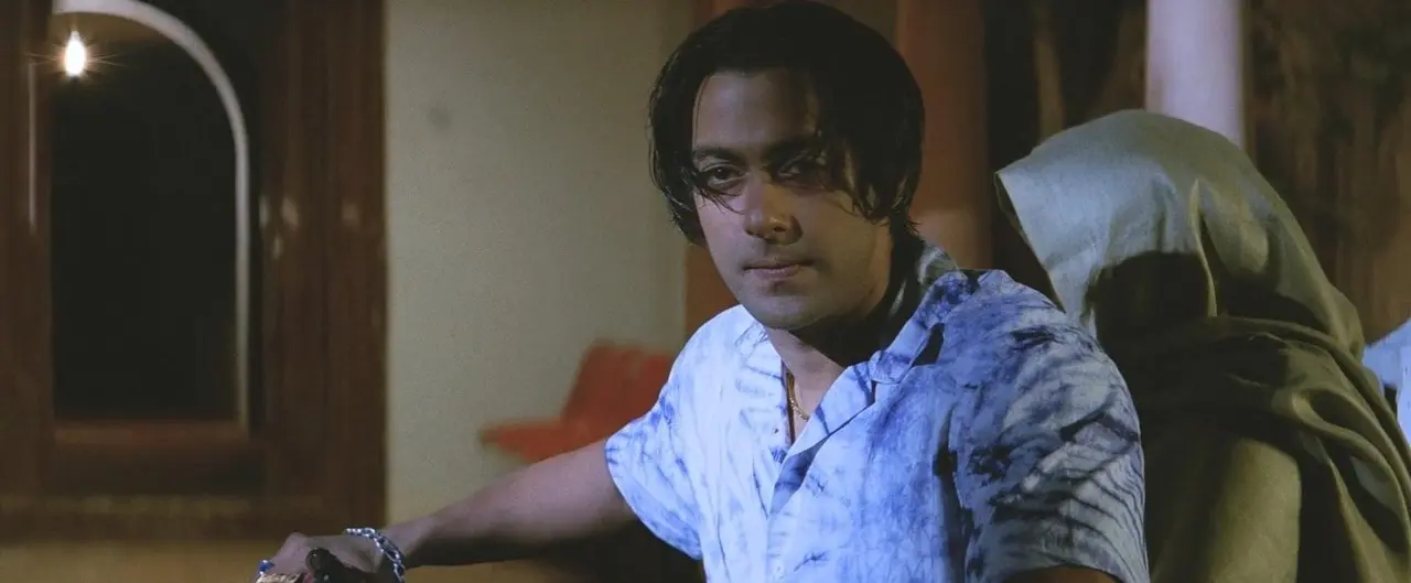 Tere Naam (2003)
Salman Khan plays Radhe, a college rowdy who becomes violently fixated on a conservative priest's daughter (Bhumika Chawla). Tere Naam (2003)
Salman Khan plays Radhe, a college rowdy who becomes violently fixated on a conservative priest's daughter (Bhumika Chawla). 