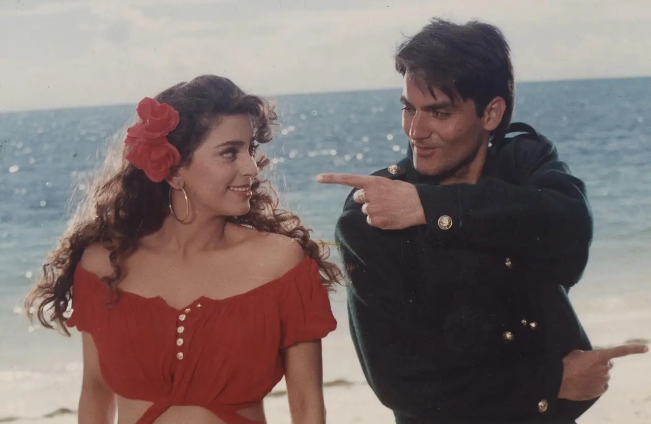 Daraar (1996)
This film stars Arbaaz Khan in a fiercely overpossessive, abusive husband who stalks his wife after she attempts to run away to find safety. Daraar (1996)
This film stars Arbaaz Khan in a fiercely overpossessive, abusive husband who stalks his wife after she attempts to run away to find safety.