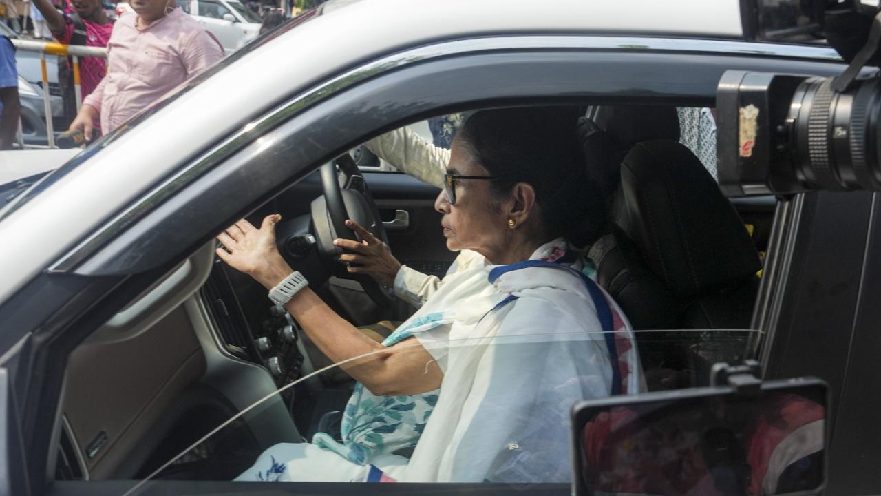 The former West Bengal CM arrived at the protest venue at Esplanade's Y-channel after Kolkata Police reportedly denied permission for the demonstration to be held at the nearby Rani Rashmoni Road The former West Bengal CM arrived at the protest venue at Esplanade's Y-channel after Kolkata Police reportedly denied permission for the demonstration to be held at the nearby Rani Rashmoni Road