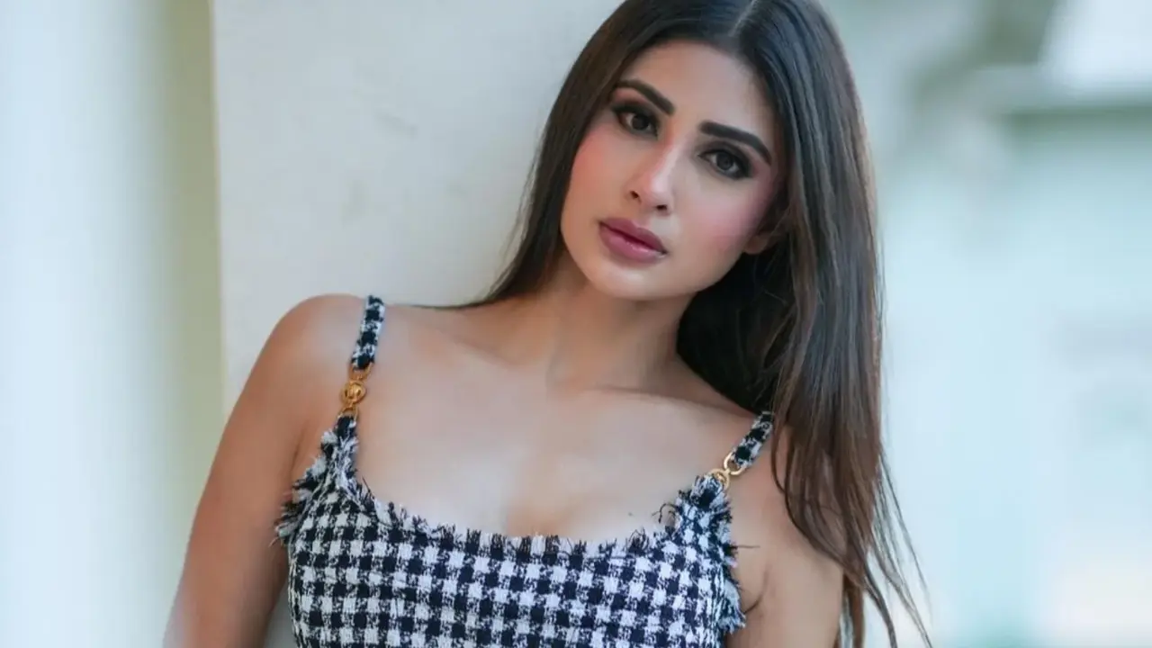 Mouni Roy says only letting go on can lead to growth and new beginnings