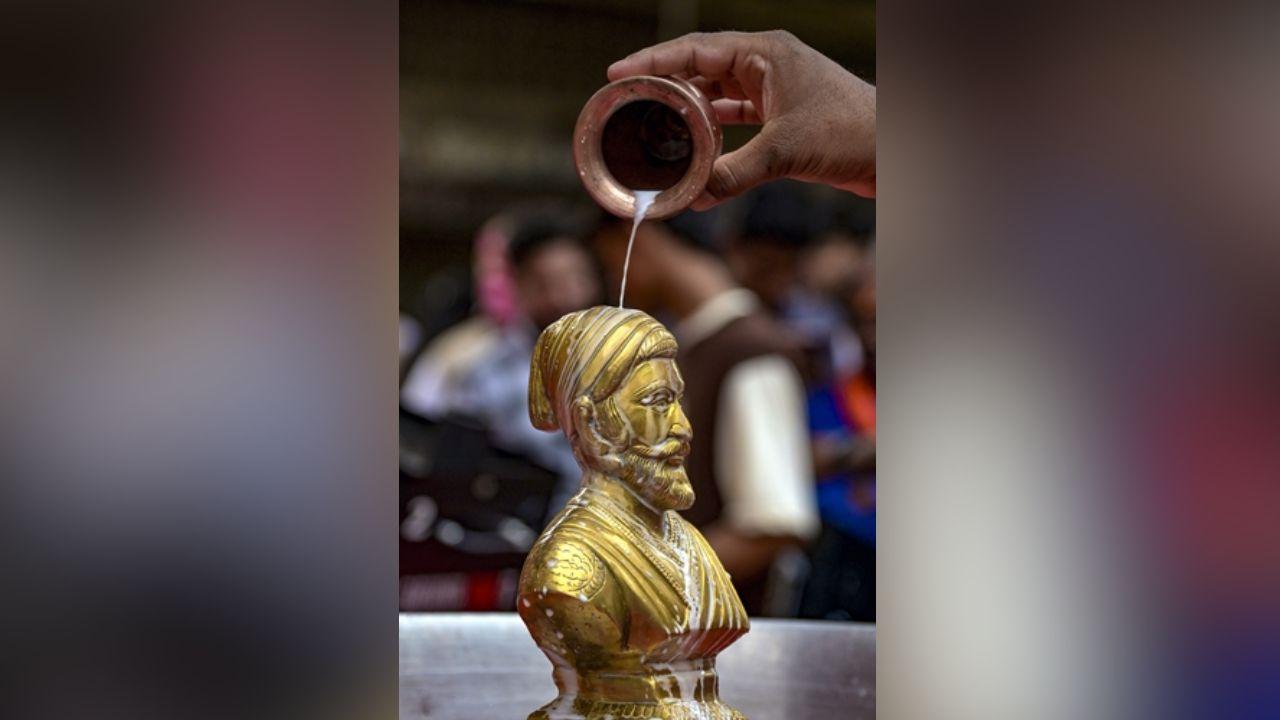 Leaders, including Maharashtra's Deputy CM Eknath Shinde and Maharashtra BJP president Ravindra Chavan extended their greetings and paid their tribute to the Maratha king