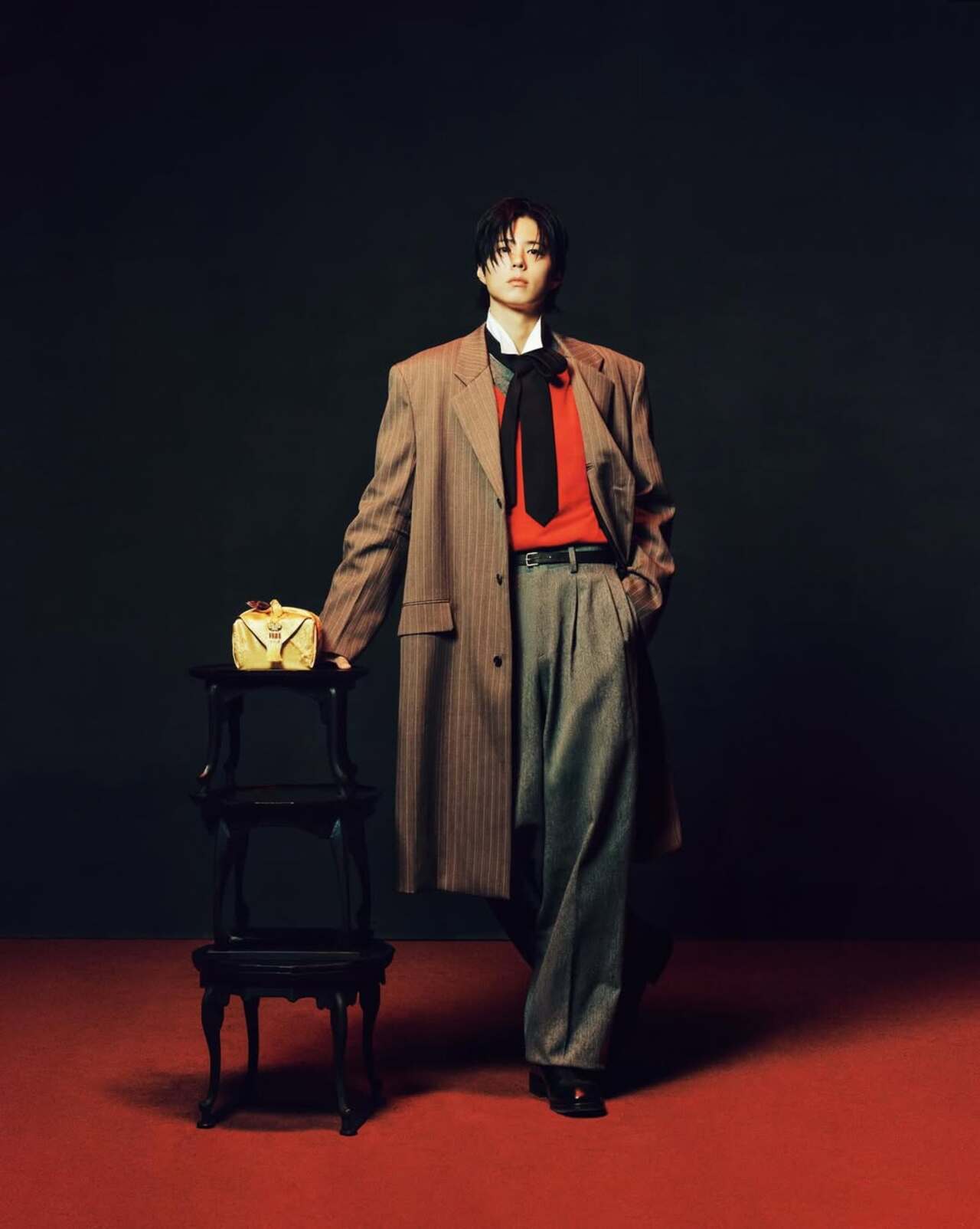 Park graduated from the Film and Musical Studies Department at Myongji University. During university, he participated in overseas cultural exchange programs, directed a play inspired by Anton Chekhov, and even worked as a music director for a stage production of Hairspray.