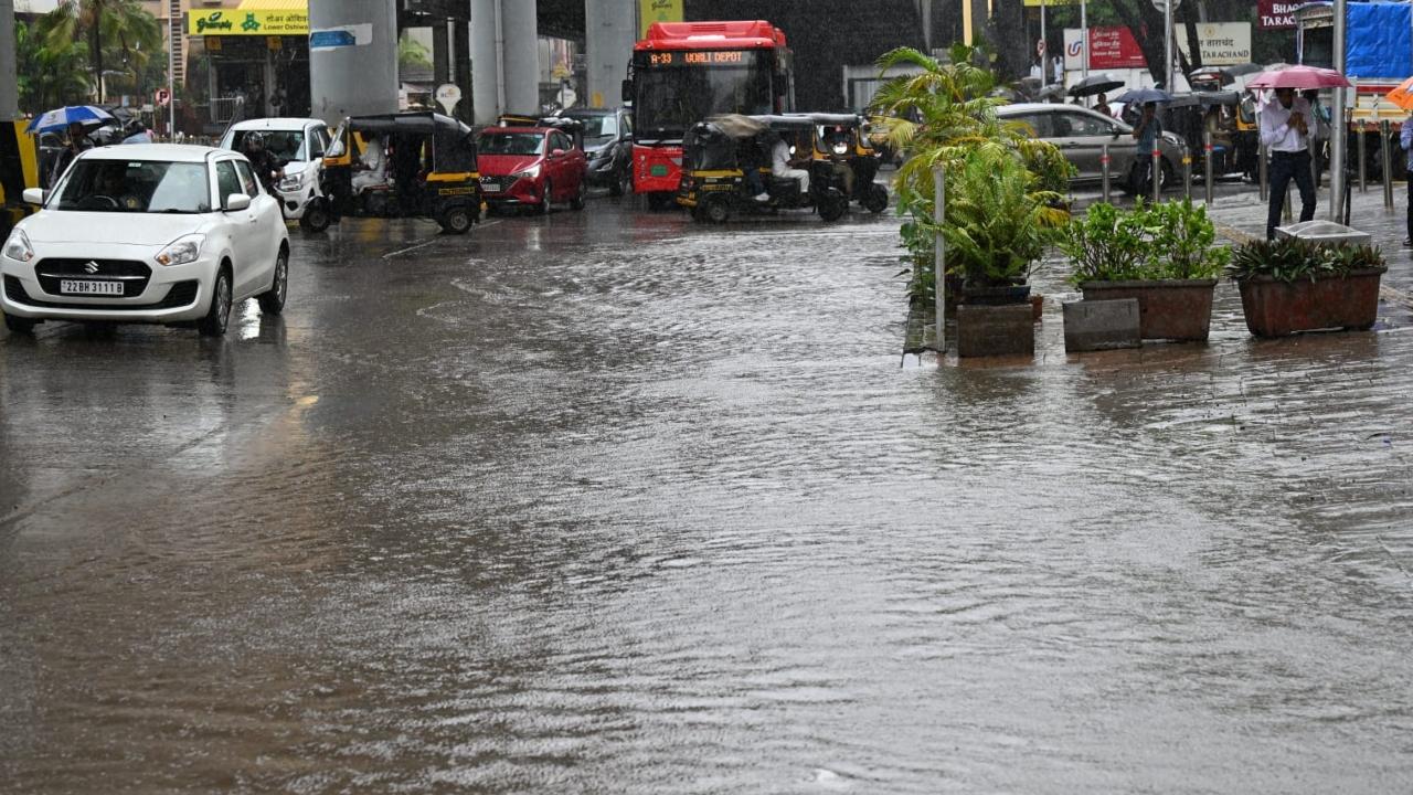 IMD stated that heavy to very heavy rainfall and thunderstorm with lightning and gusty winds at isolated places in Mumbai and Thane