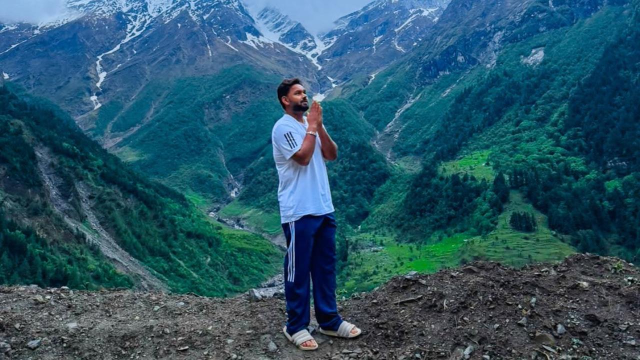 Team India's Rishabh Pant offers prayers at a temple in Uttarakhand Rishabh Pant (Pic: X/@RishabhPant17)