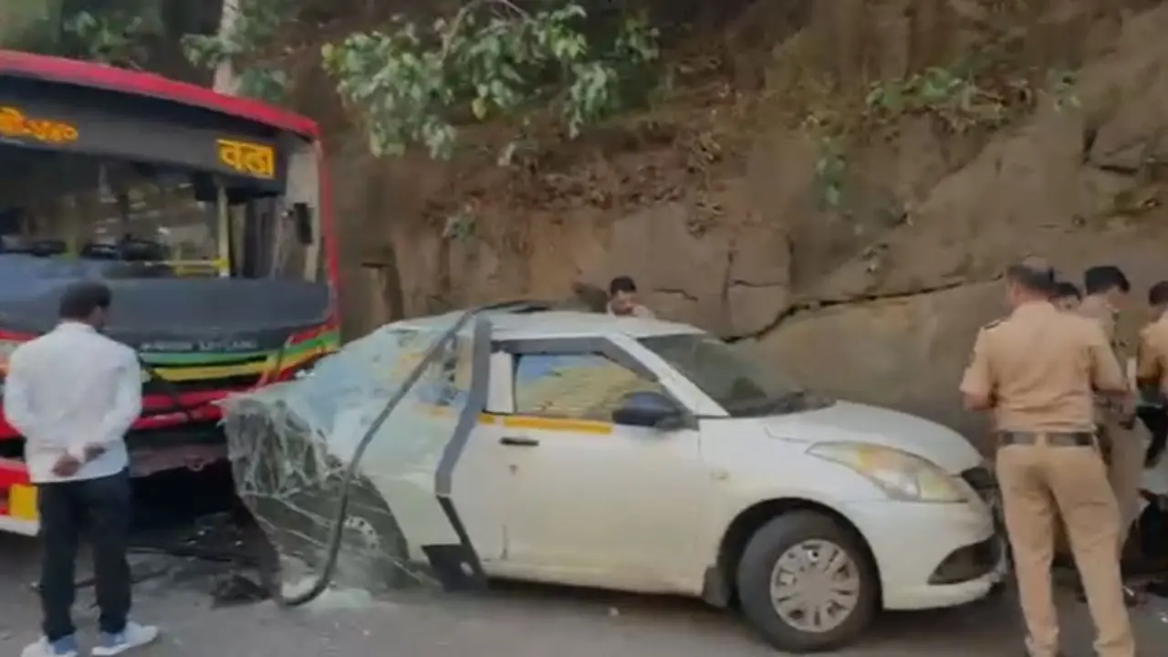 BEST bus crashes into cab at Malad East (Pic/Special arrangement)