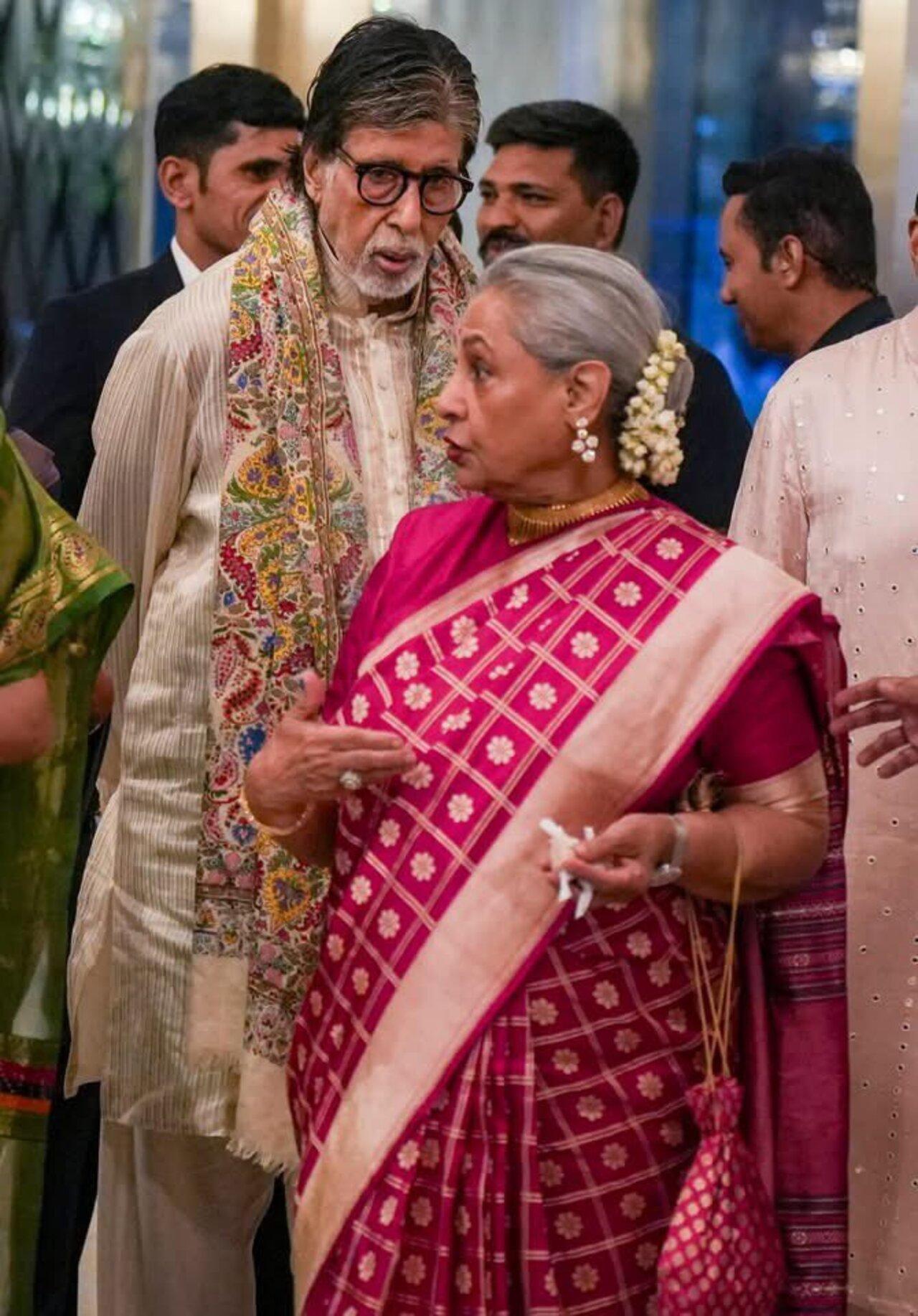 We wonder what was Jaya Bachchan talking about as Big B heard it carefully