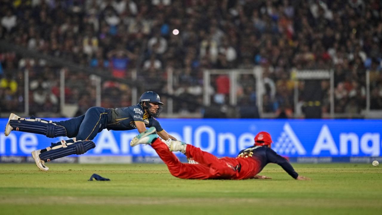 The players who used to compete with him in the league are now on the other side of the boundary rope, but the 37-year-old Kohli is still rubbing his shoulders with the new generation's stars.
The Delhi-born cricketer has concluded the tournament as the fourth-highest run-scorer. Having played 16 matches, he accumulated 675 runs with an average of 56.25. His highest run tally in the league's history is 973 runs, which remains an untouched feat in the tournament The players who used to compete with him in the league are now on the other side of the boundary rope, but the 37-year-old Kohli is still rubbing his shoulders with the new generation's stars.
The Delhi-born cricketer has concluded the tournament as the fourth-highest run-scorer. Having played 16 matches, he accumulated 675 runs with an average of 56.25. His highest run tally in the league's history is 973 runs, which remains an untouched feat in the tournament