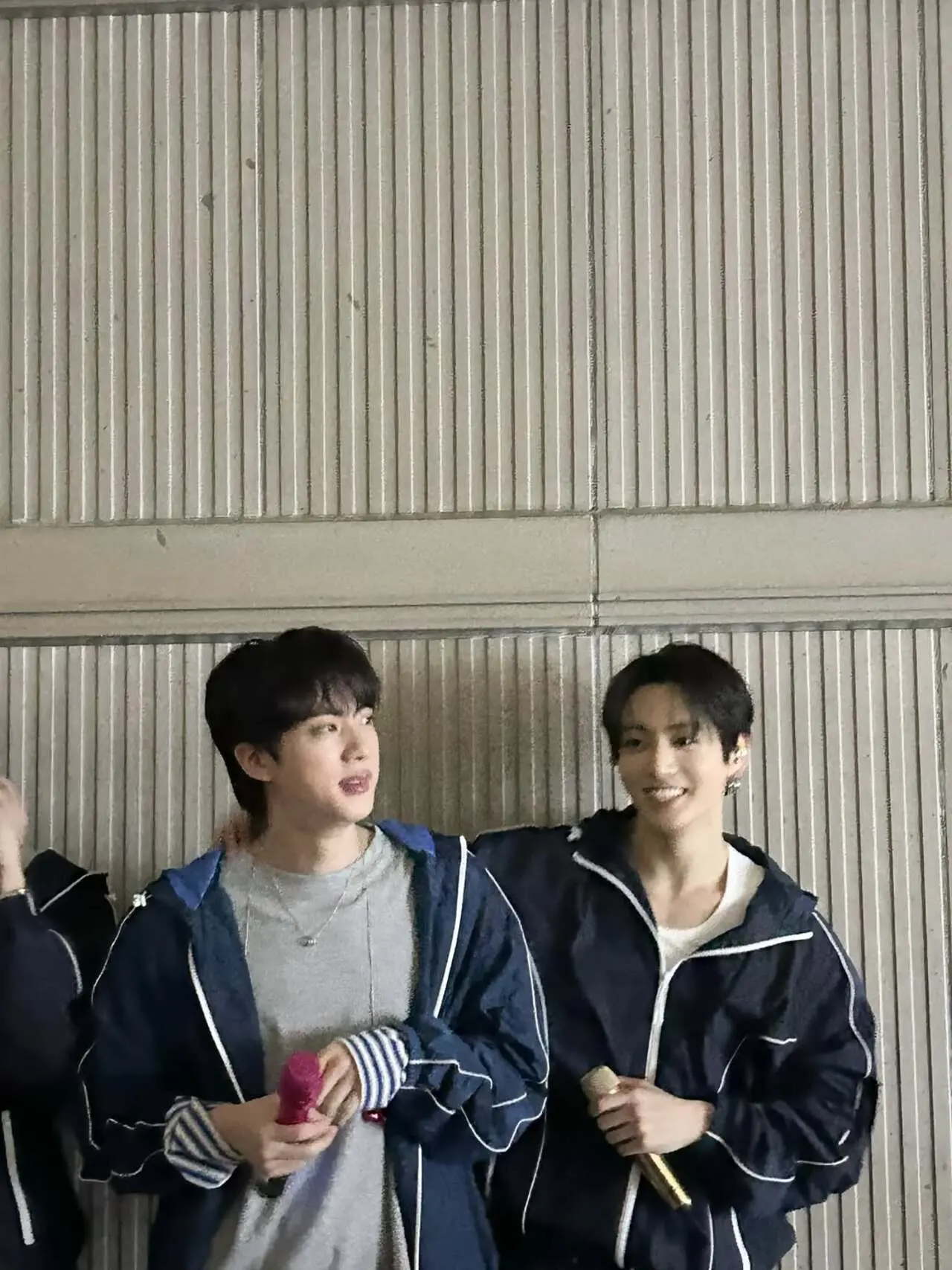 All things cute in one picture, Jin and Jungkook are stealing hearts