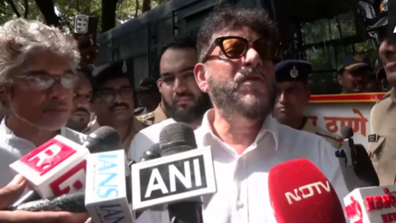 Mumbai: AIMIM leader Waris Pathan visits Aarey dargah demolition site, claims authorities denied legal hearing AIMIM leader Waris Pathan speaking to the media outside the site at Goregaon. Pic/ X