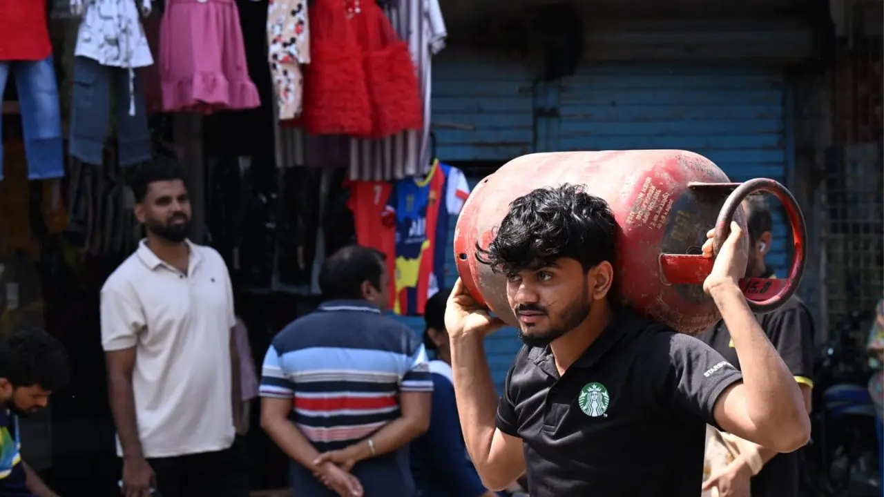 The LPG crisis at Poisar, Kandivali East, is a stark reflection of the cooking gas shortage that has brought Mumbai's daily life to a standstill.