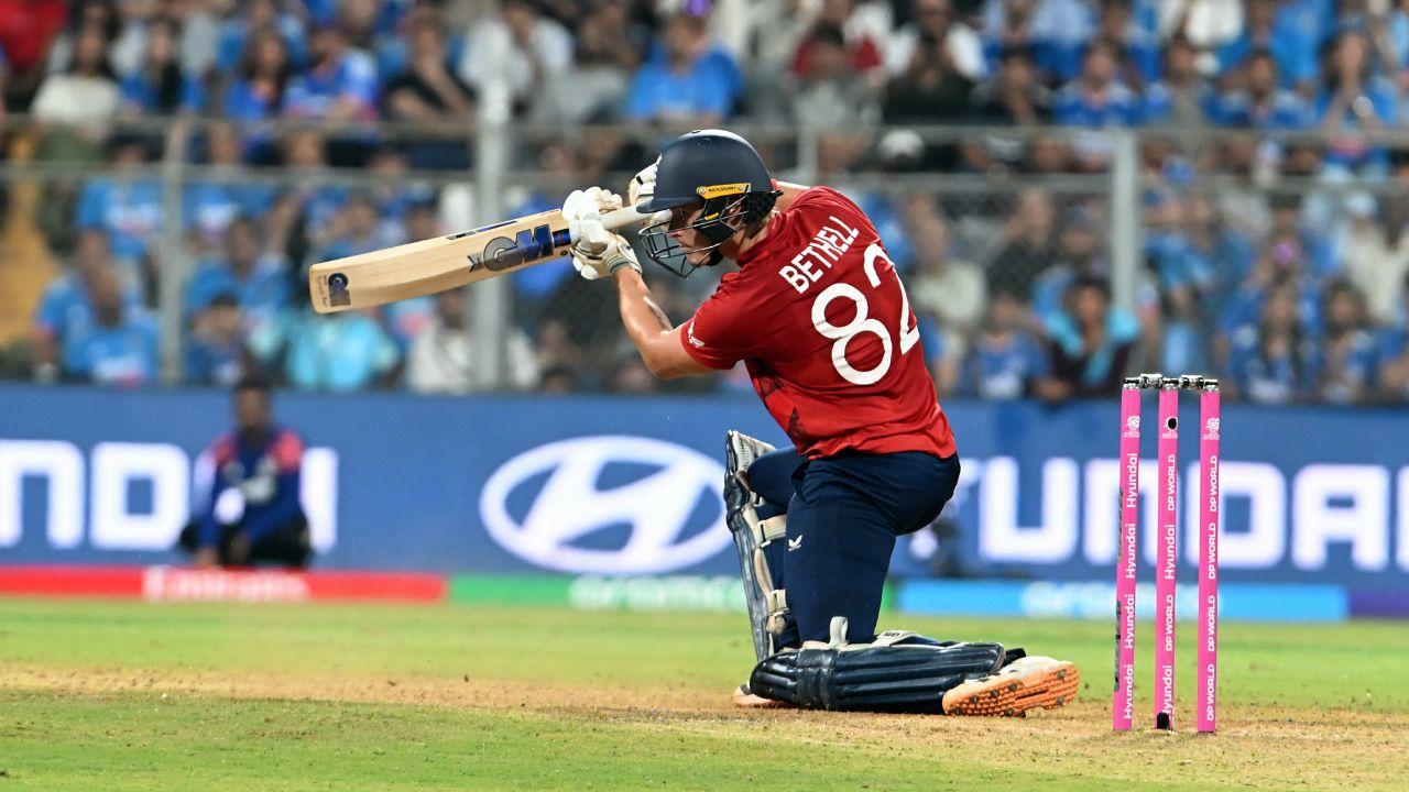 Jacob Bethell produces a spectacular 105 runs from 48 balls, hitting eight boundaries and seven sixes