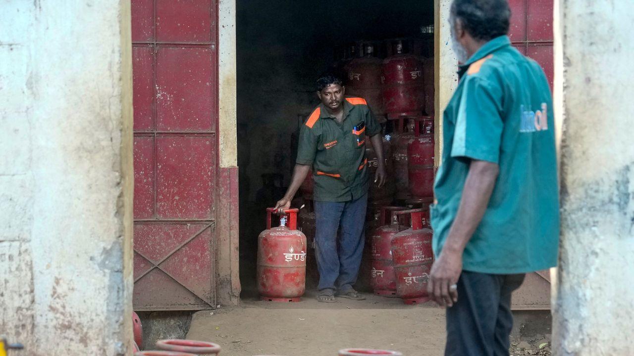 Gas agencies struggle to meet demand as the LPG crisis leaves countless households without cooking fuel