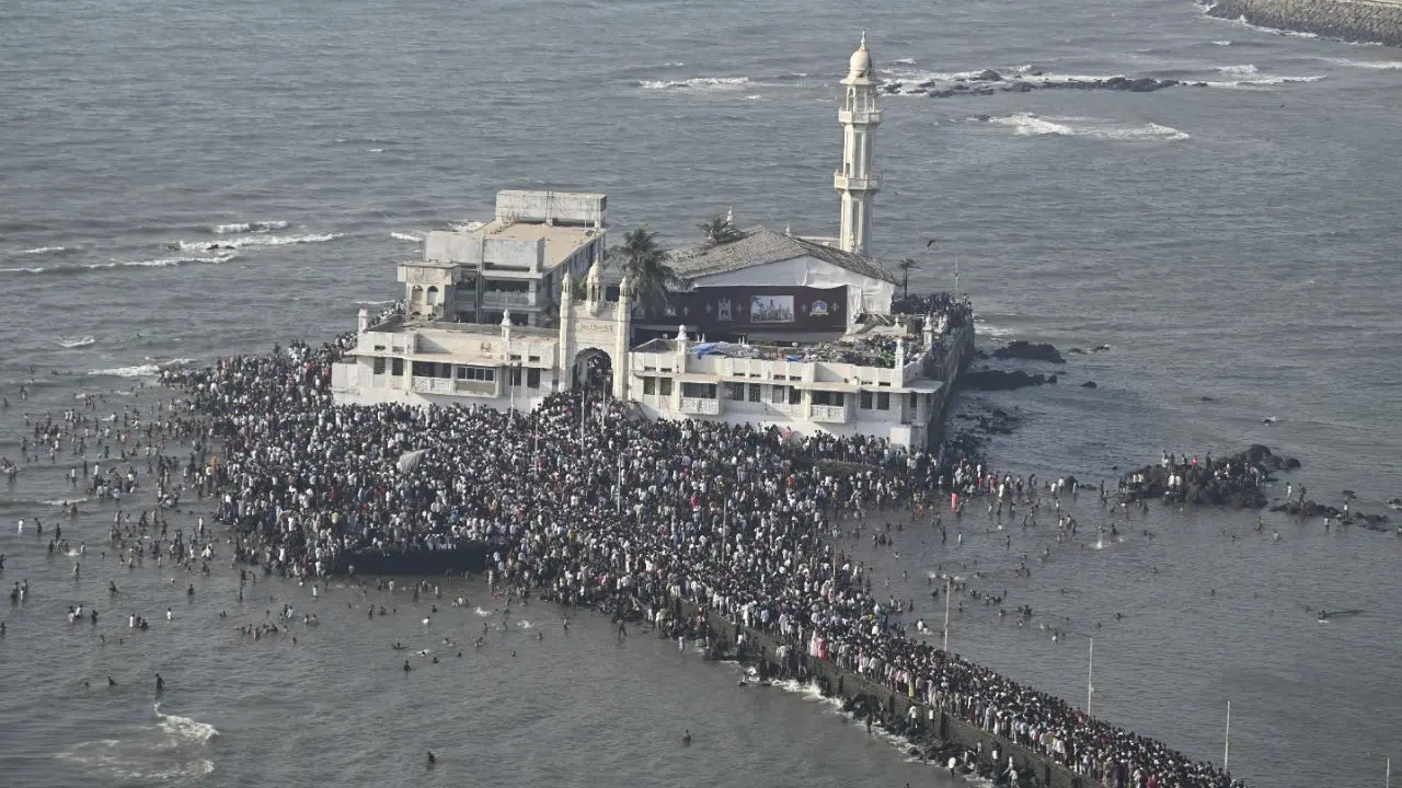 IN PHOTOS: Devotees gather at Haji Ali Dargah in Mumbai for Eid-ul-Fitr prayer