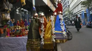 IN PHOTOS: Mumbai markets light up with colours as Gudi Padwa approaches