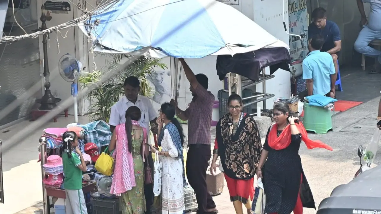 IN PICS: Mumbai residents take measures to battle heat as temp rises to 32 degC 