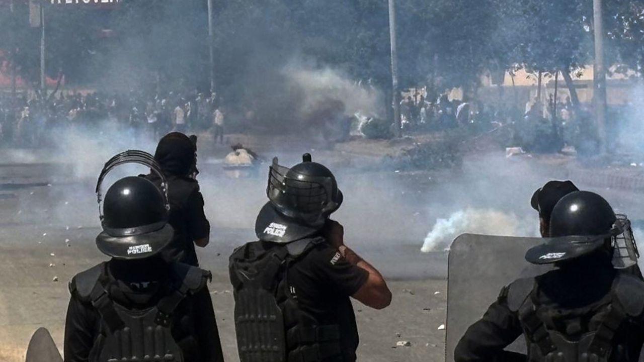 IN PHOTOS: 9 dead, 32 injured in violent protests near US Consulate in Karachi 