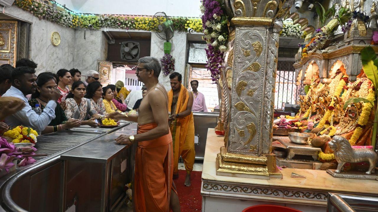 Devotees offer prayers at Shri Mahalakshmi Devi Temple on Gudi Padwa and Day 1 of Chaitra Navratri 