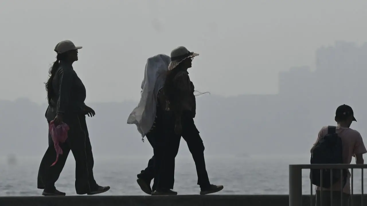 Mumbai's iconic Marine Drive promenade in Charni Road wore a deserted look on Wednesday afternoon as the city recorded a temperature of 28 degC