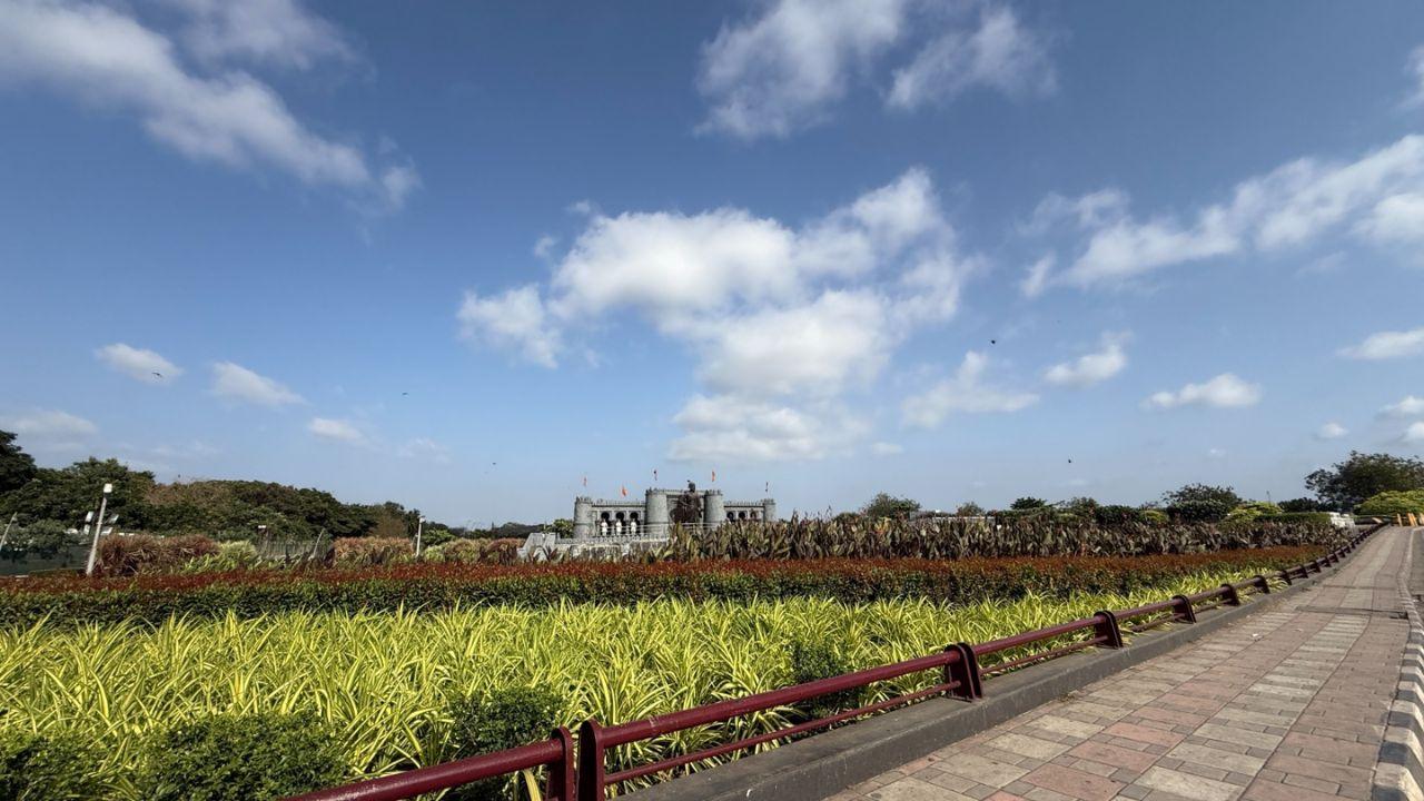 The intensity of rainfall is likely to reduce slightly on March 31. However, unstable weather and scattered thunderstorms may continue in affected regions, the weather department stated
