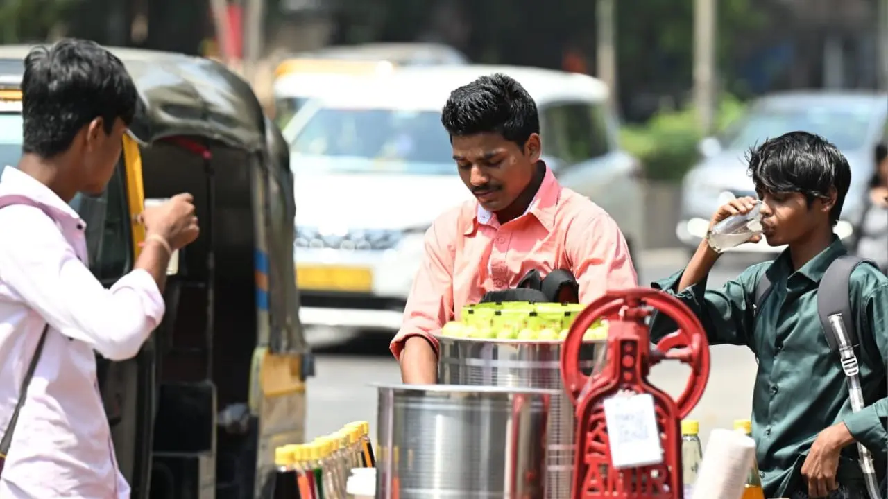 Mumbai on Thursday expected to witness mainly clear skies in the city and suburban areas with temperature likely to touch 34 degrees Celsius, according to the weather update