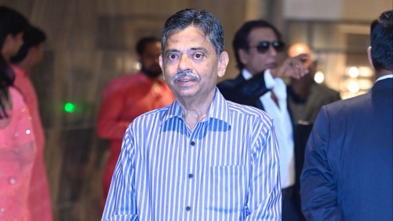 Prominent businessmen arrive at the wedding ceremony of Arjun and Saniya, offering their blessings and congratulations to the newlywed couple