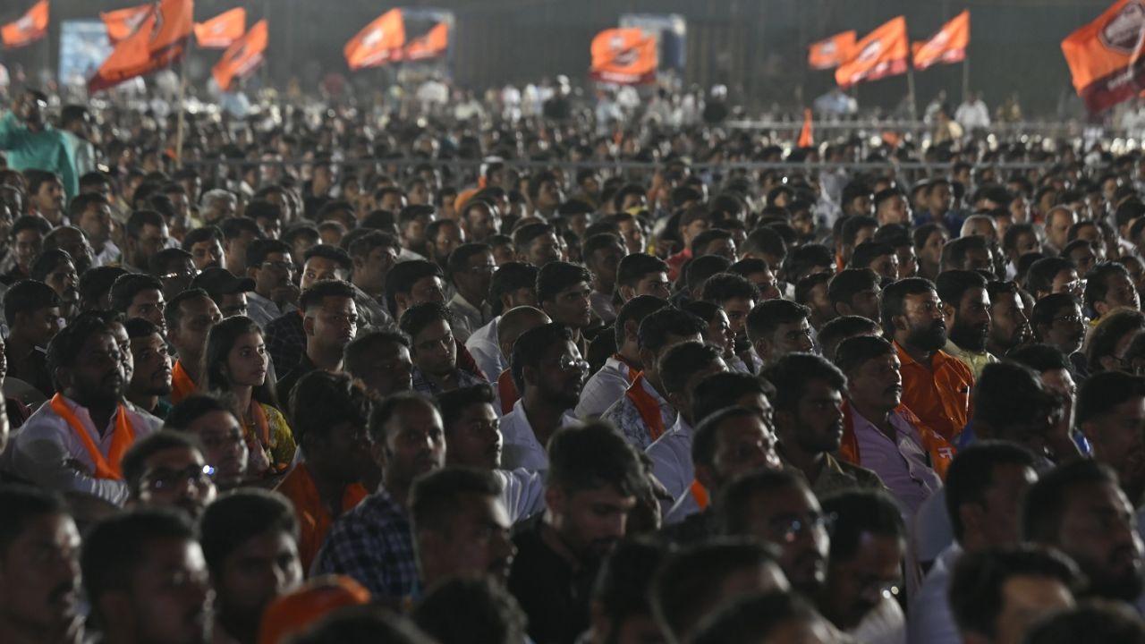 A large crowd gathers at Shivaji Park Maidan as Raj Thackeray delivers his Gudi Padwa address