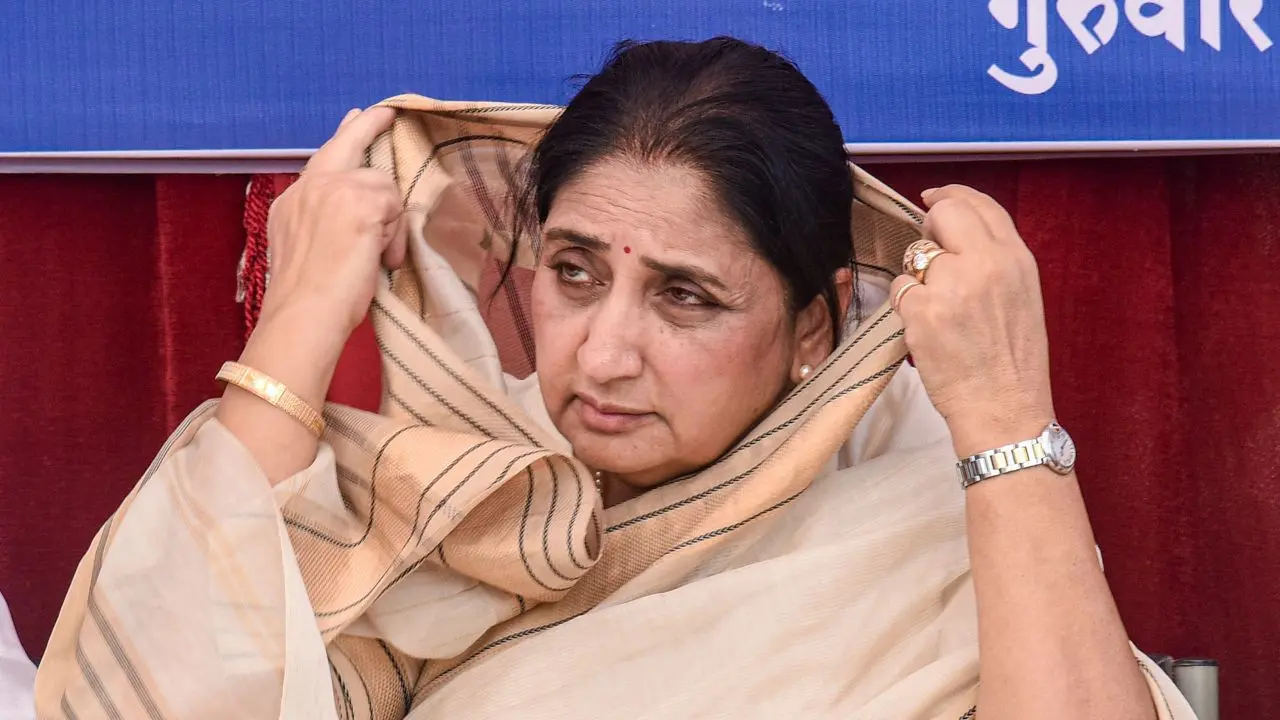 IN PICS: Maha DyCM Sunetra Pawar pays tribute to first CM Yashwantrao Chavan