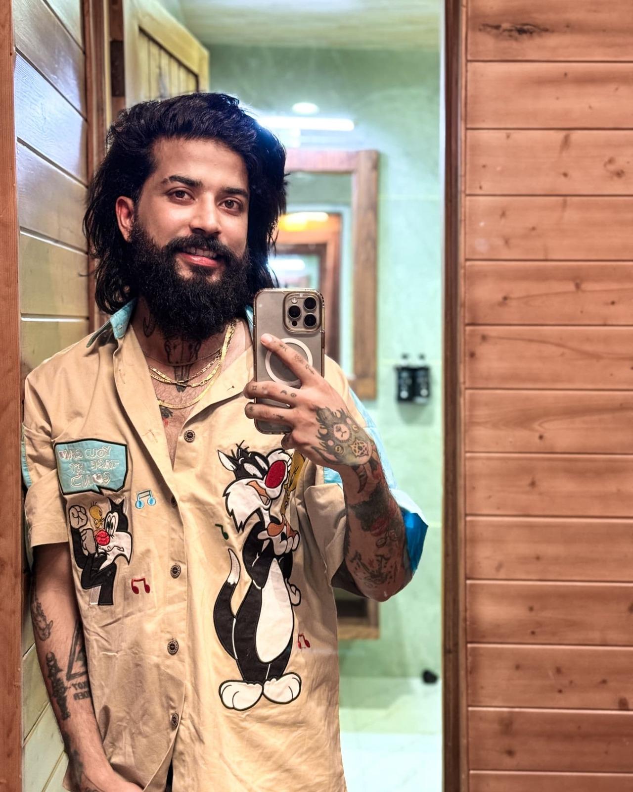 Bigg Boss 17 contestant and popular YouTuber Anurag Dobhal, widely known as UK07 Rider, has been in trouble for past few months. He has even stopped being active on social media, leaving fans concerned.