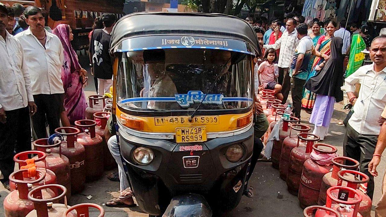 Mumbai's LPG crisis deepens as households, hotels and offices struggle to get cooking gas cylinders amid a severe supply shortage