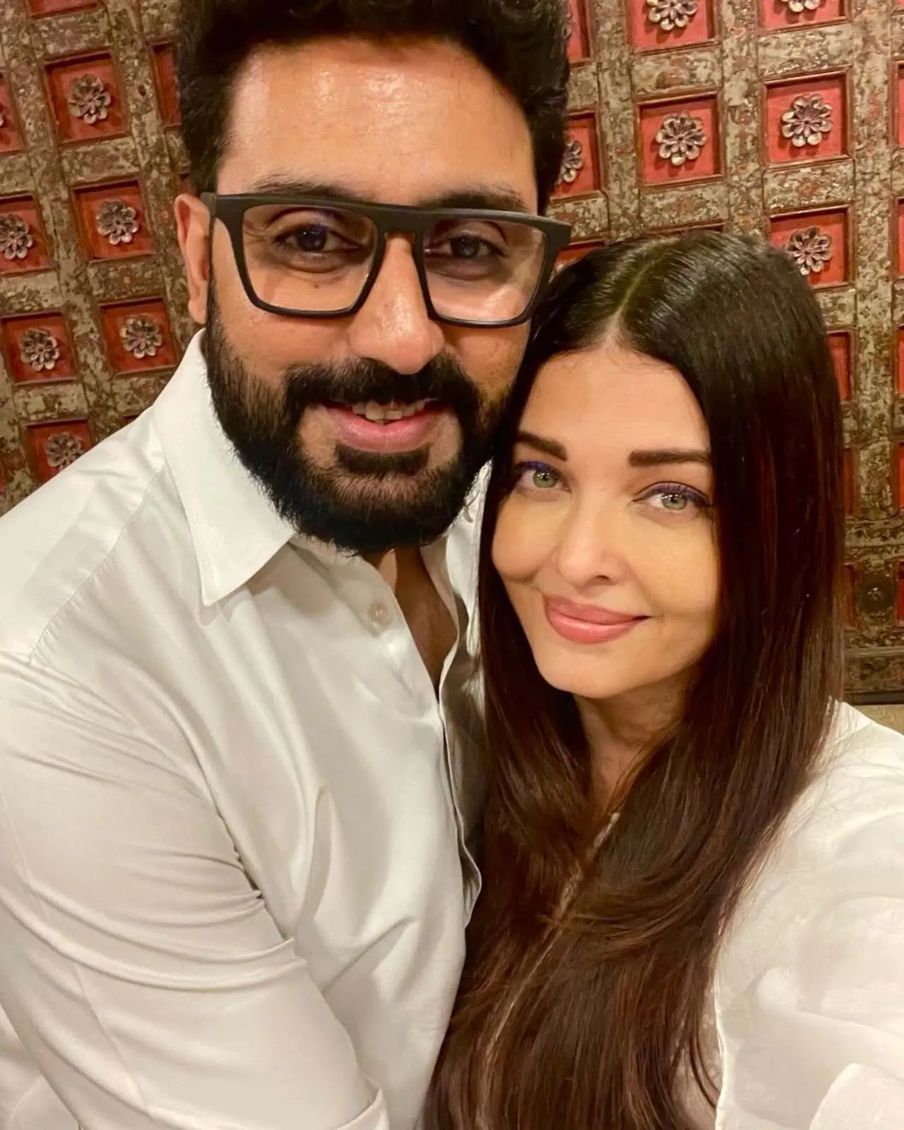 Abhishek Bachchan and Aishwarya Rai Bachchan, have beachfront properties in Dubai. The villa is situated in Sanctuary Falls, one of the most exclusive locations in Jumeirah Golf Estates.
