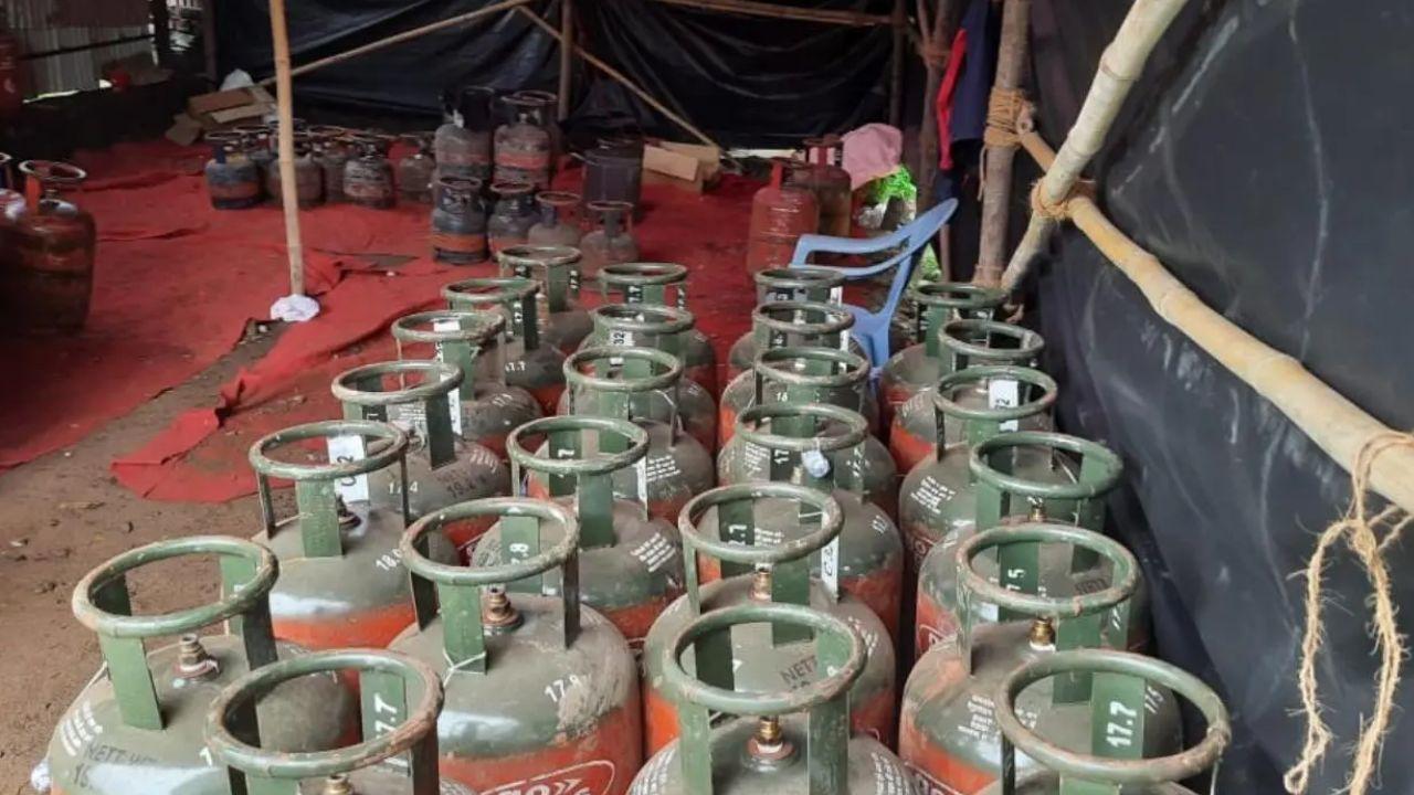 <p>Also, the oil refining companies have been ordered to absorb the impact of LNG supply disruption to the extent feasible by reducing gas allocation to refineries to approximately sixty-five per cent. of the past six-month gas consumption, subject to operational feasibility (File pic)</p>