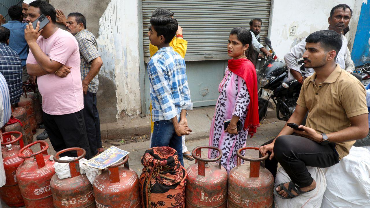 Long queues form at gas agencies as businesses and residents scramble for available LPG cylinders