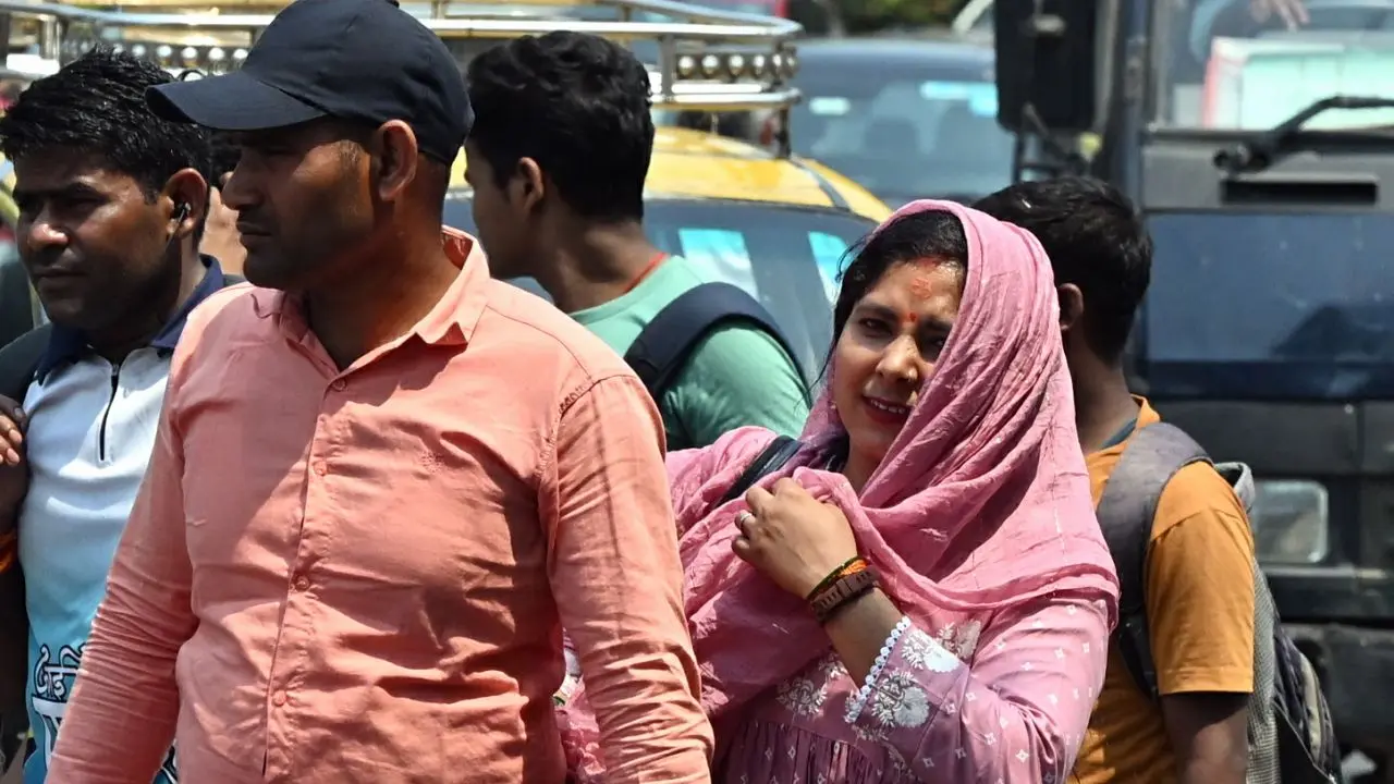 The weather department also issued a yellow alert for hot and humid conditions in isolated pockets of Mumbai, Thane, and Raigad for March 25 and March 26