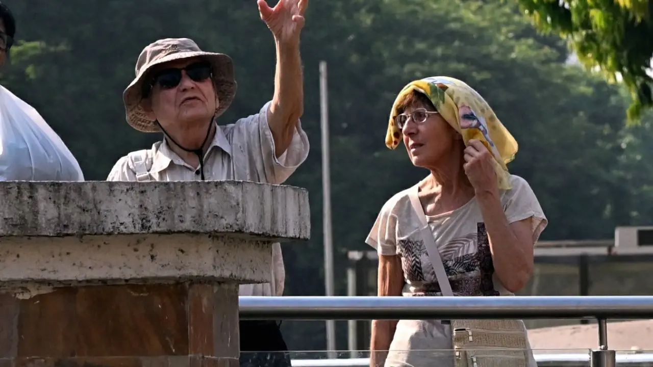 Similar alerts have also been issued for Raigad, Ratnagiri, Dhule, Nandurbar, Jalgaon, Nashik, Chhatrapati Sambhajinagar, Jalna, Akola and Amravati