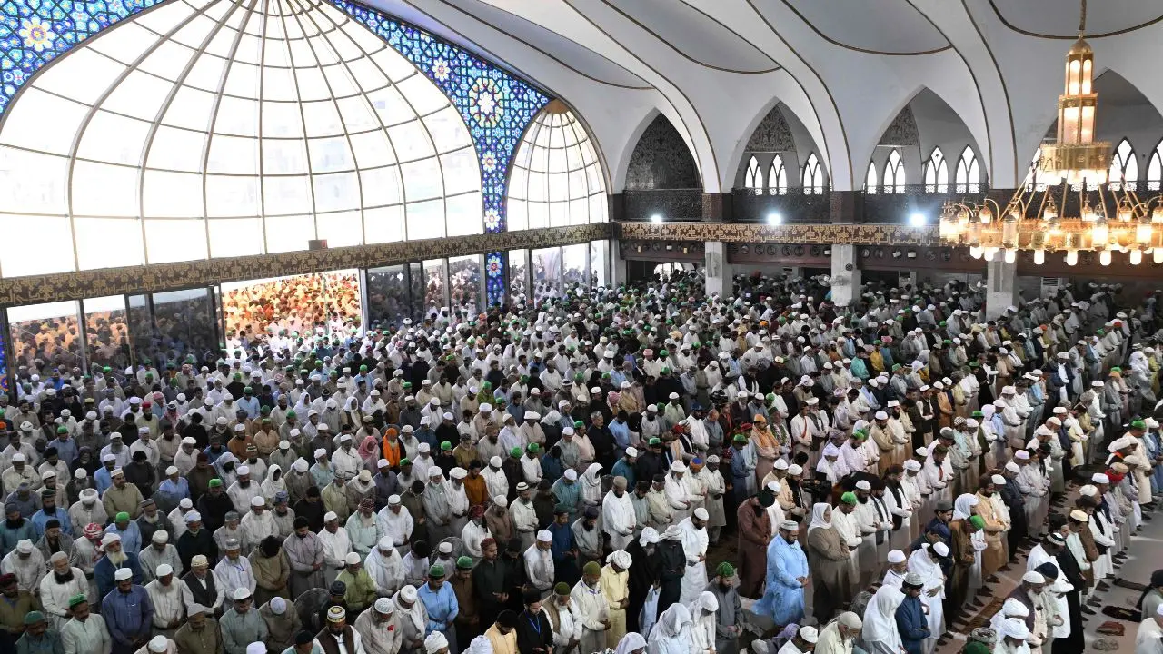 The last Friday of Ramadan, known as Jummat ul Wida, draws massive crowds to the Data Darbar mosque in Lahore as devotees seek blessings before the holy month of fasting comes to an end