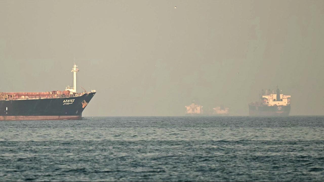 Around 90 ships cross Strait of Hormuz despite conflict, Iran keeps oil flowing