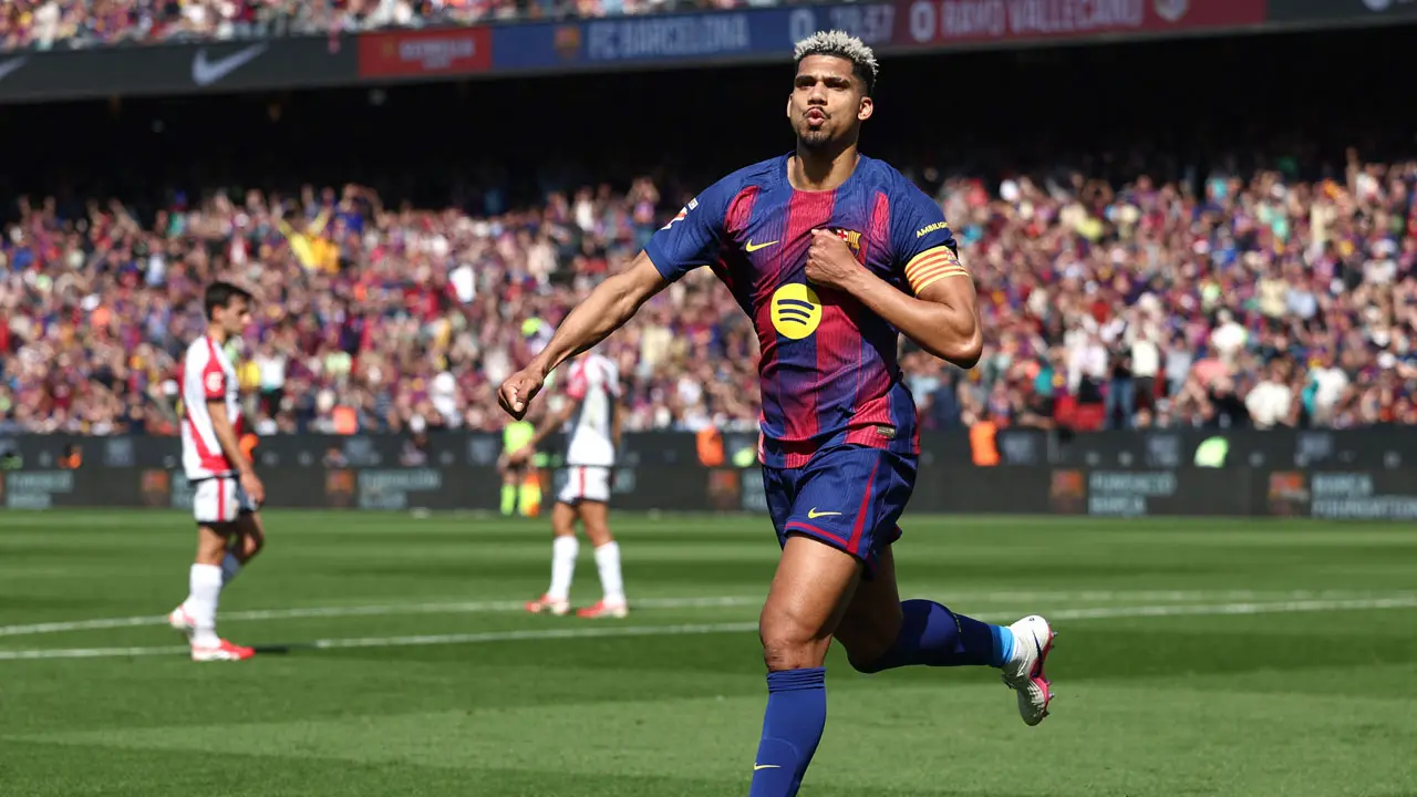 Araujo header helps Liga leaders Barcelona win over Rayo Vallecano