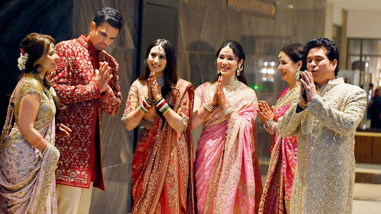 (From left) Arjun Tendulkar, his wife Saaniya Chandhok, his sister Sara, mother Anjali and father Sachin