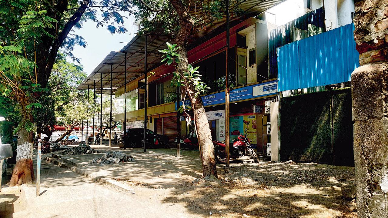 Setback area outside Mahavir Millennium is being misused. Pics/Ritika Gondhalekar